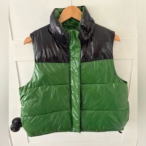 Bernardo Bernie Colorblocking At Its Vest. Size Small.